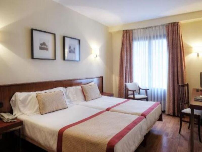 Hotel Y Apartamentos Arias Navia Esterno foto