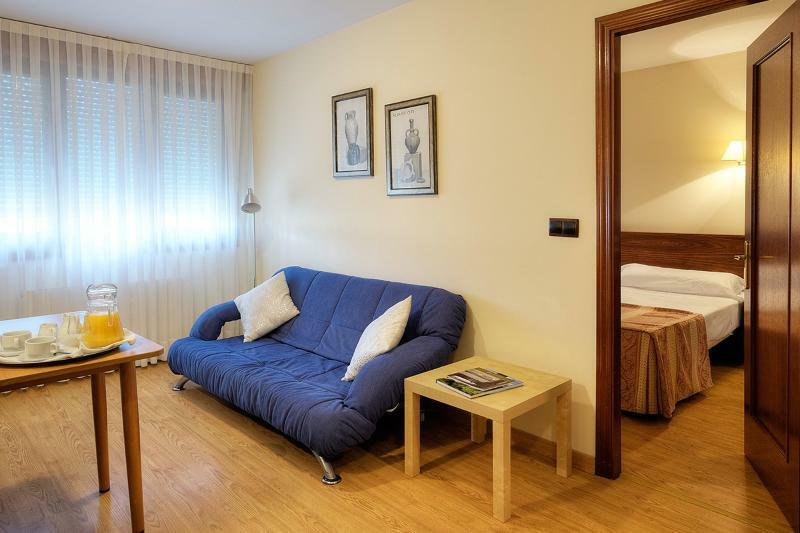 Hotel Y Apartamentos Arias Navia Esterno foto